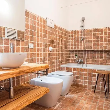 Romantic Flat On Navigli River By Easylife Milano